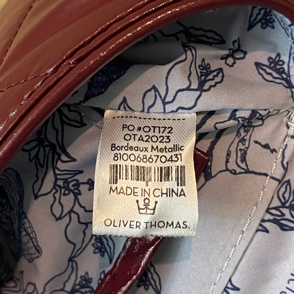 NEW W/OUT TAGS Oliver Thomas Quilted Burgundy/Merlot Crossbody with Gold Chain - Picture 9 of 9